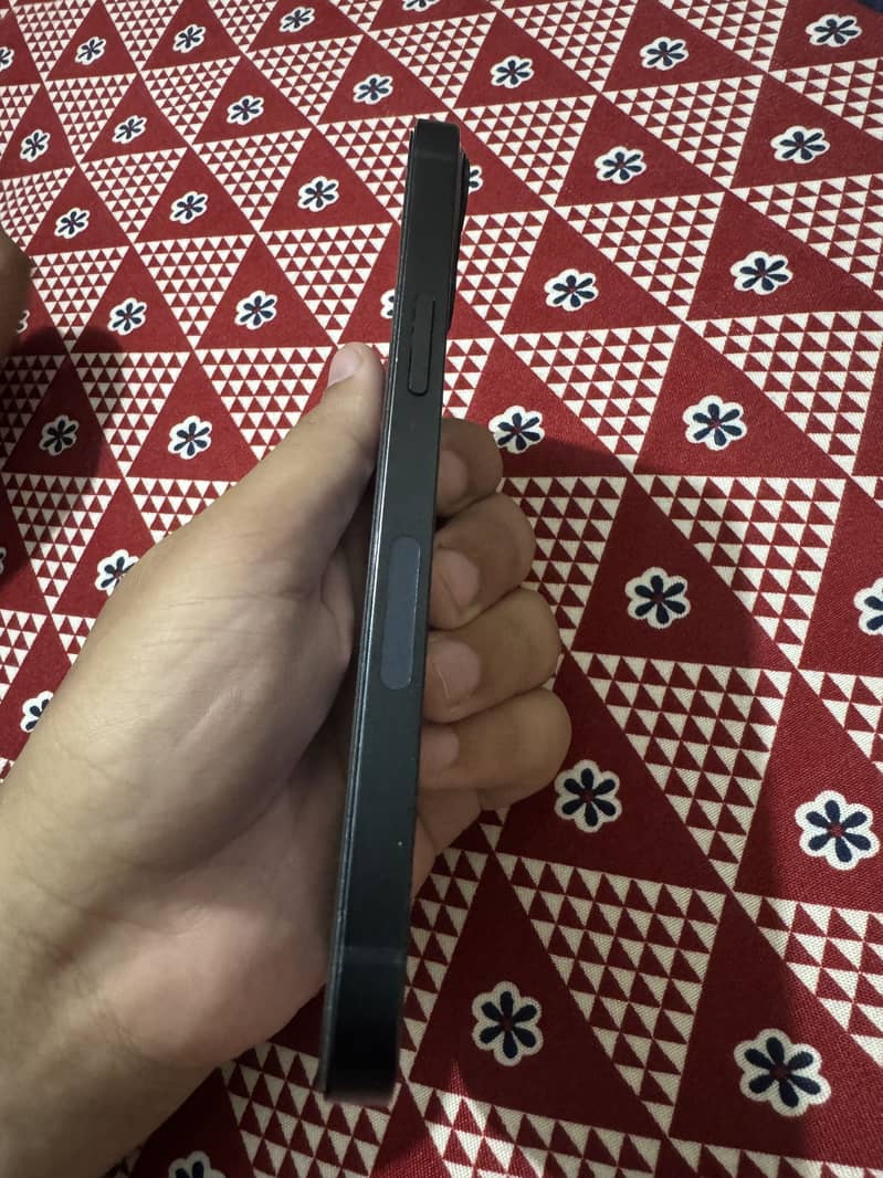 Apple iPhone 13 3
