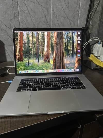 MacBook Pro 15-inch 2019 Core i9 | 32GB RAM | 4GB Radeon | 512GB SSD