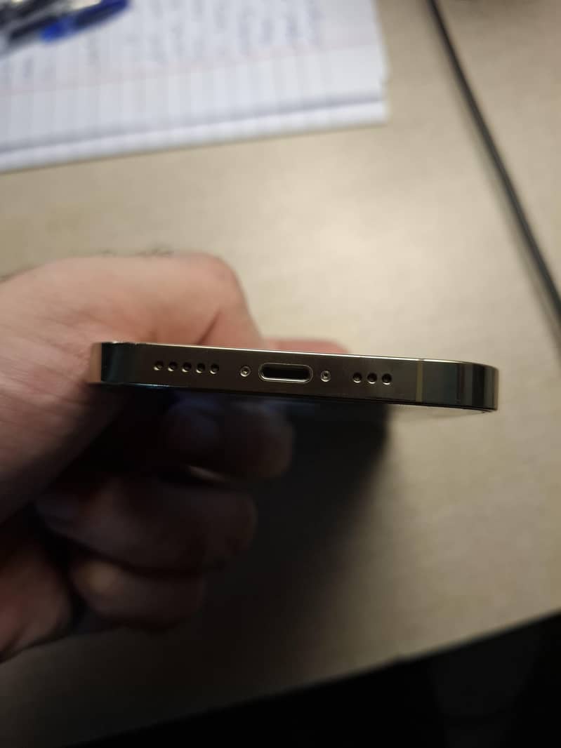Apple iPhone 12 Pro 2