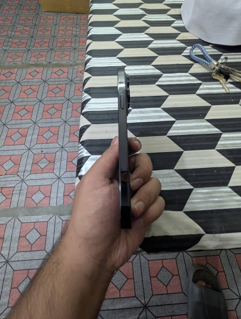 iPhone 14 Pro Max 5