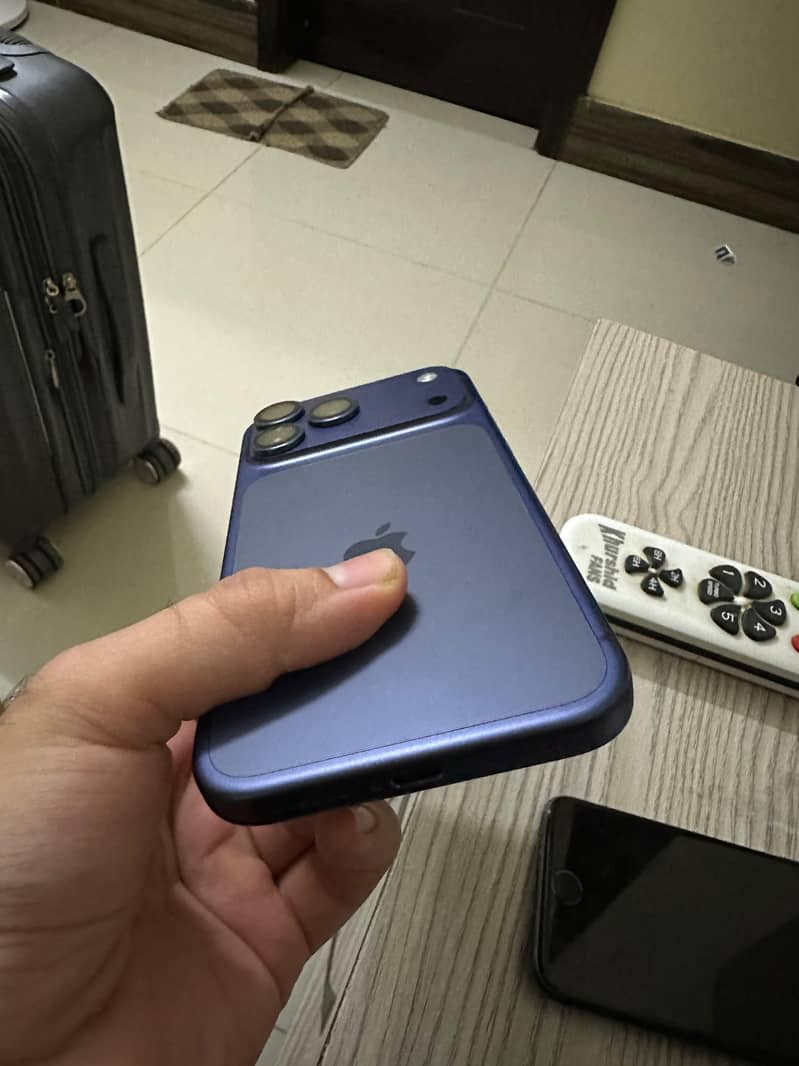 iPhone 17 pro max 1