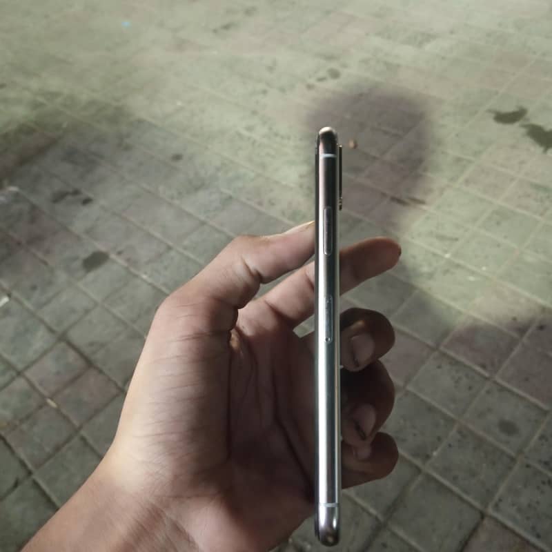 Apple iPhone X 2