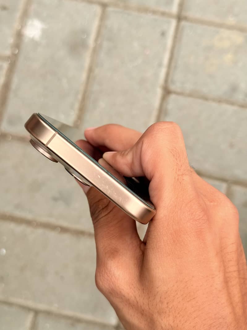 Apple iPhone 16 Pro 5