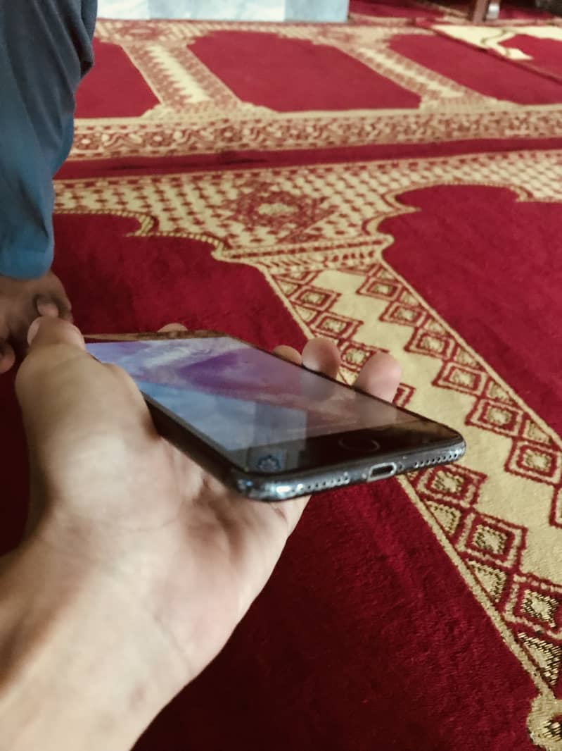 Apple iPhone 7 Plus 1