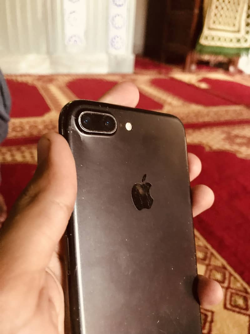 Apple iPhone 7 Plus 2