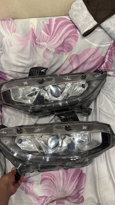 Honds civic 17 model original headlight just like brand-new