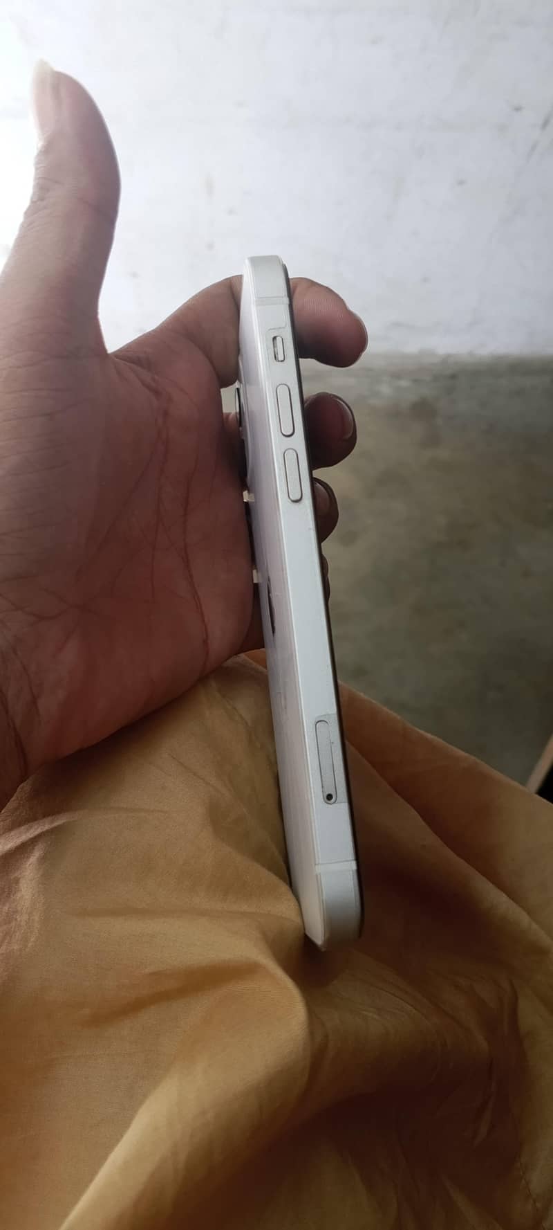 Apple iPhone 12 1