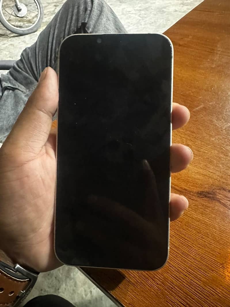 Apple iPhone 13 4