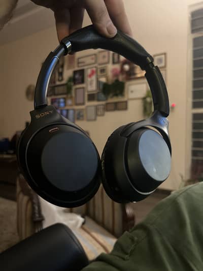 Sony wh-1000XM3 (Original soft cushions]