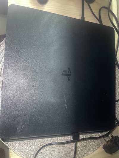 Ps4 Slim 1TB Jailbreak 2 controllers with alots of games