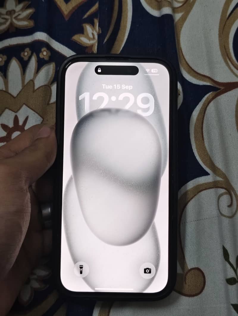 Apple iPhone 15 2