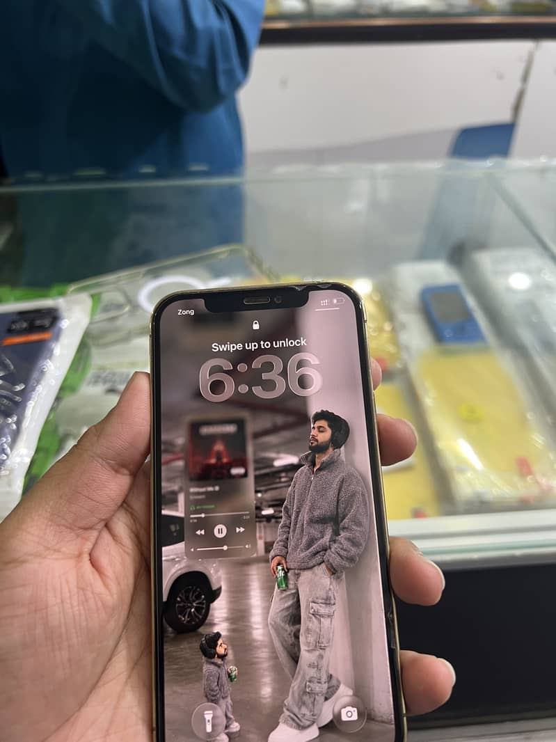 Apple iPhone 12 Pro 1