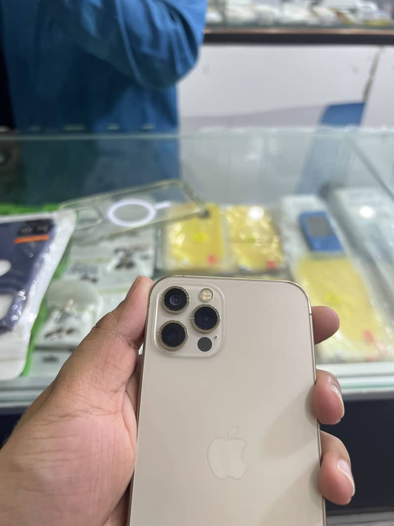 Apple iPhone 12 Pro 2