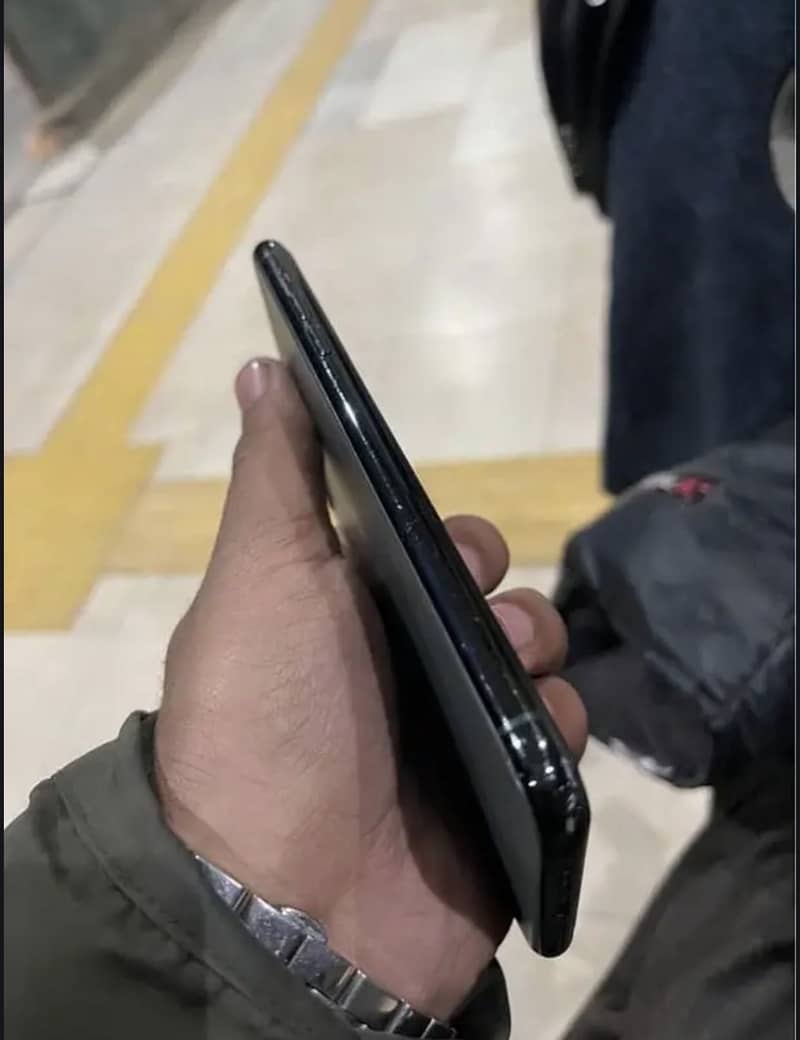 Apple iPhone 11 Pro Max 1