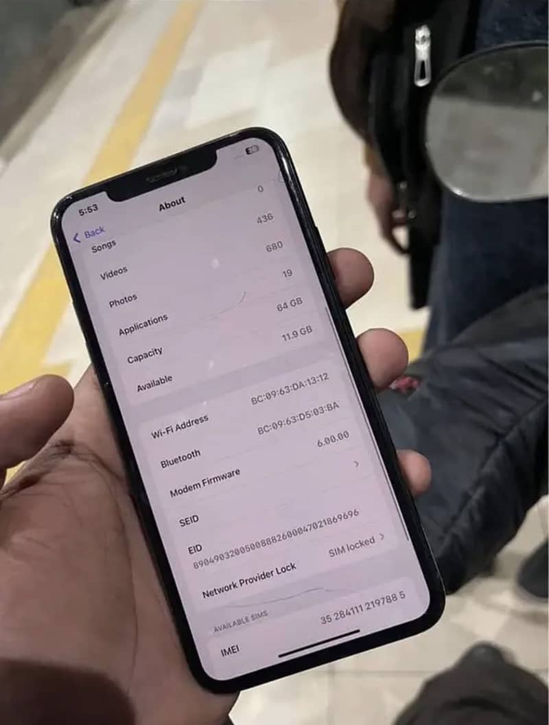Apple iPhone 11 Pro Max 4