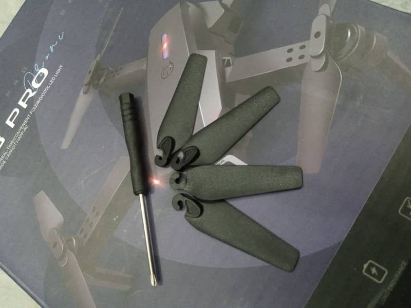 Drone cemera E88 pro 1