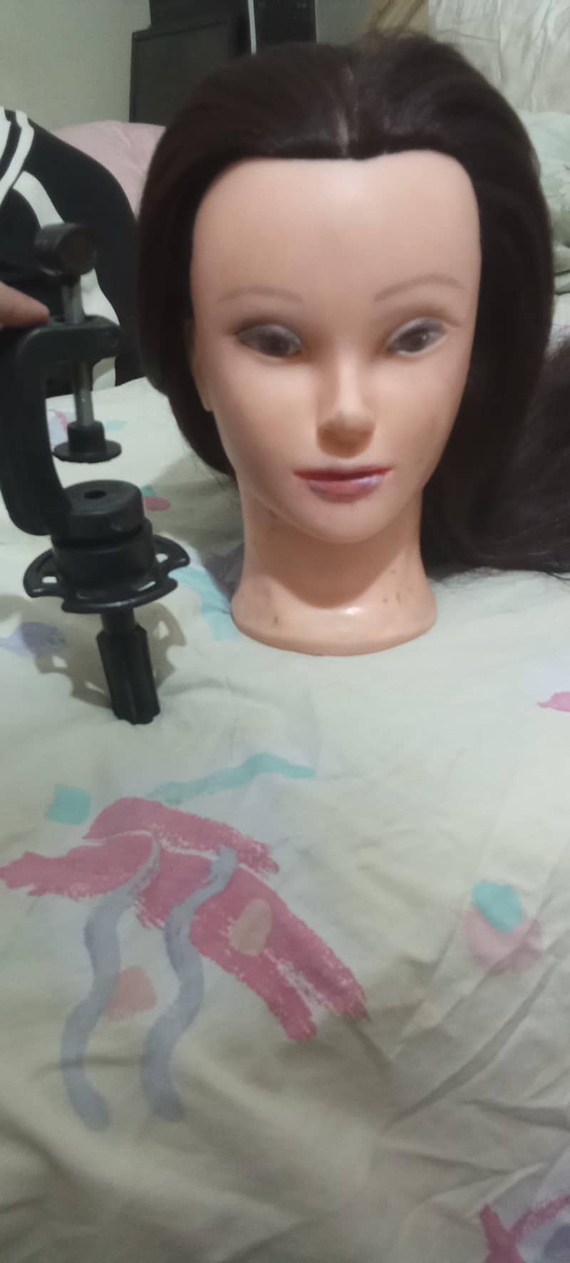 wig with stand 0