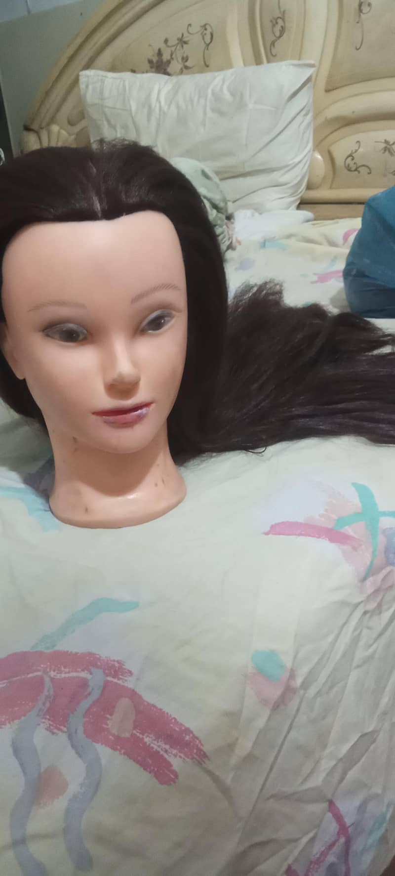 wig with stand 2