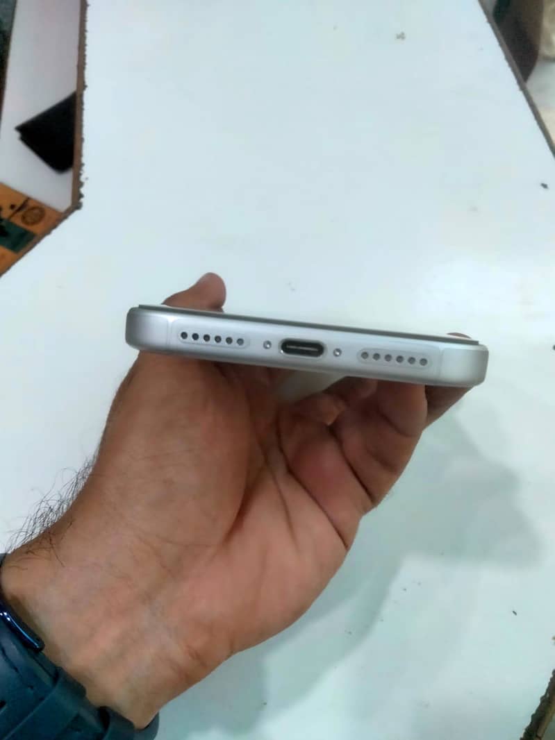 Apple iPhone 17 Pro Max 3