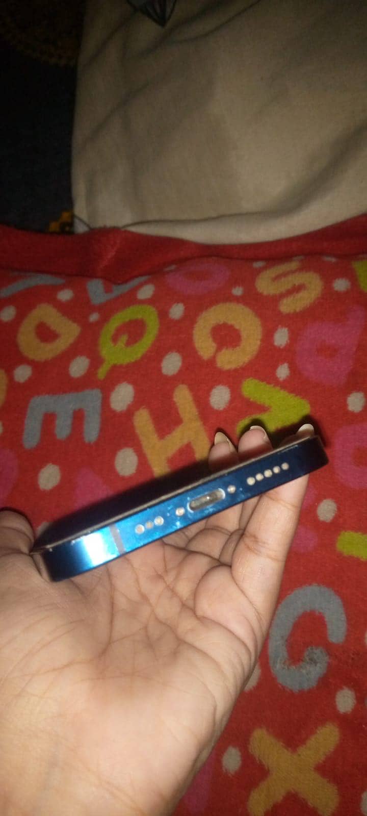 Apple iPhone 12 4