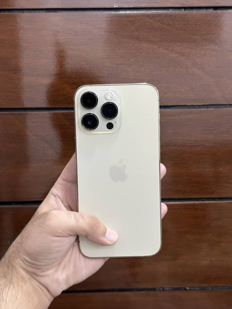 Apple iPhone 14 Pro Max 0