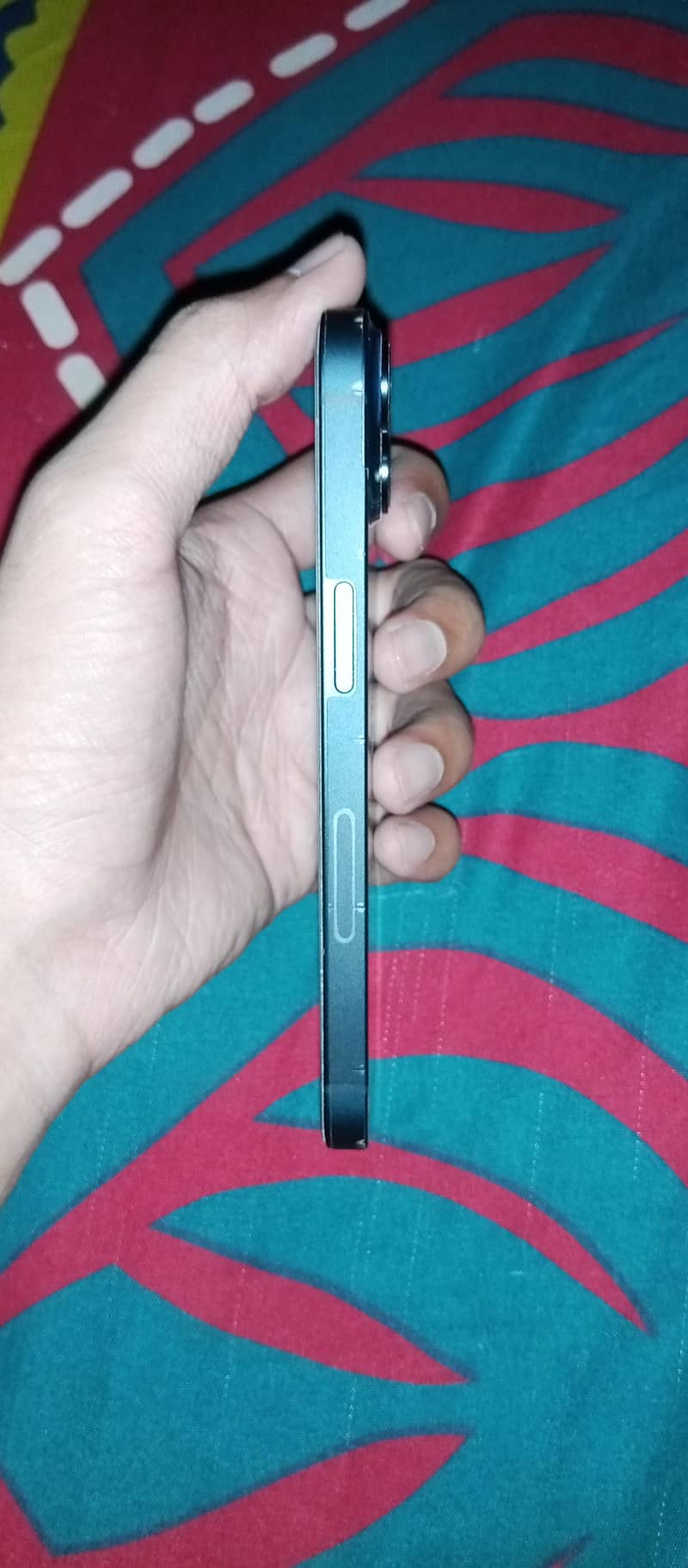 Apple iPhone 14 3