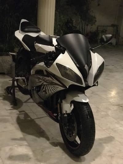 Yamaha R6 2011