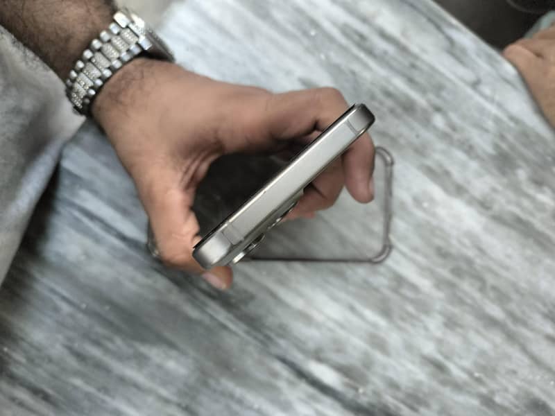 Apple iPhone 15 Pro Max 3