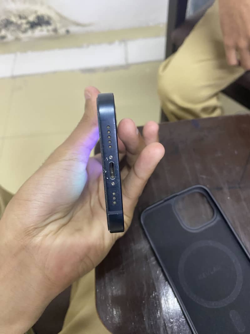 Apple iPhone 13 3