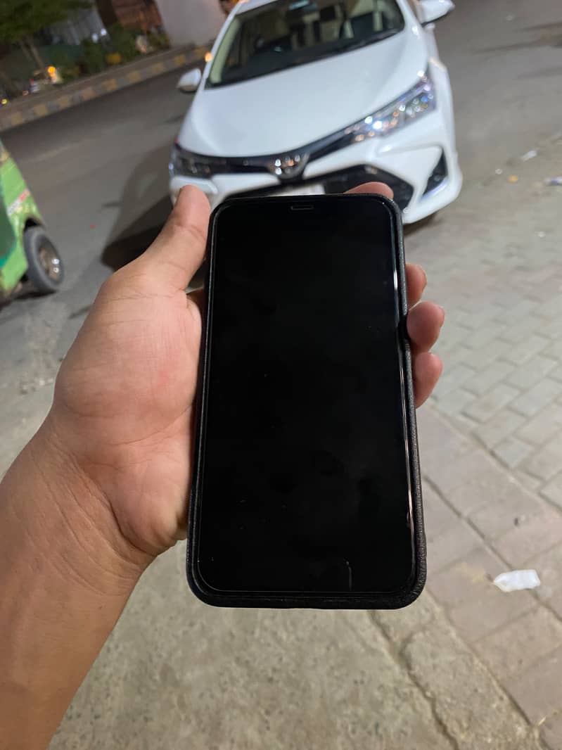 Apple iPhone 11 Pro Max 2