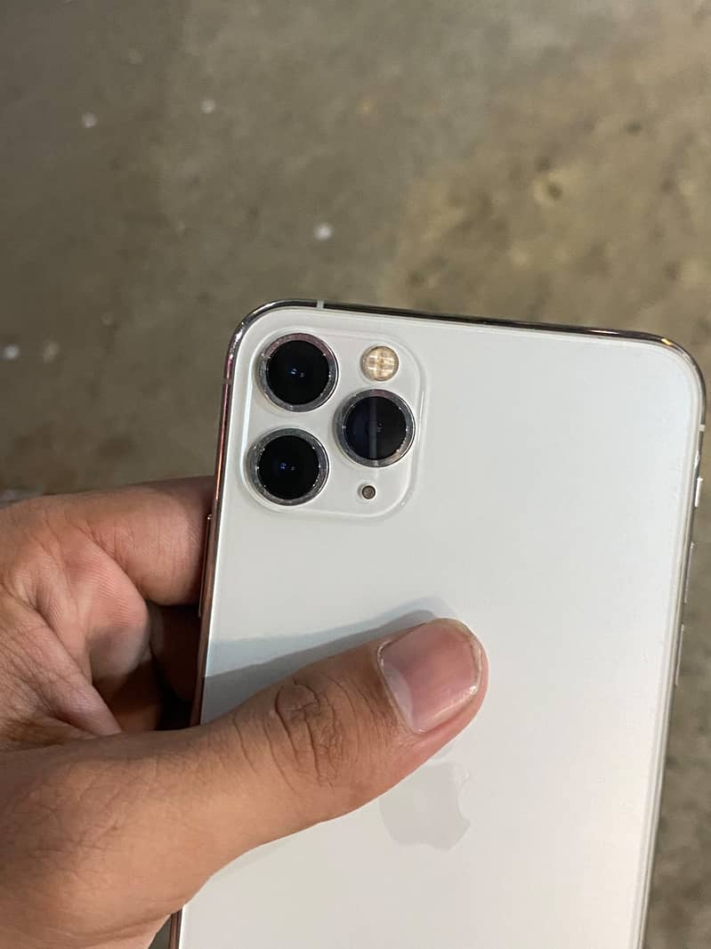 Apple iPhone 11 Pro Max 5