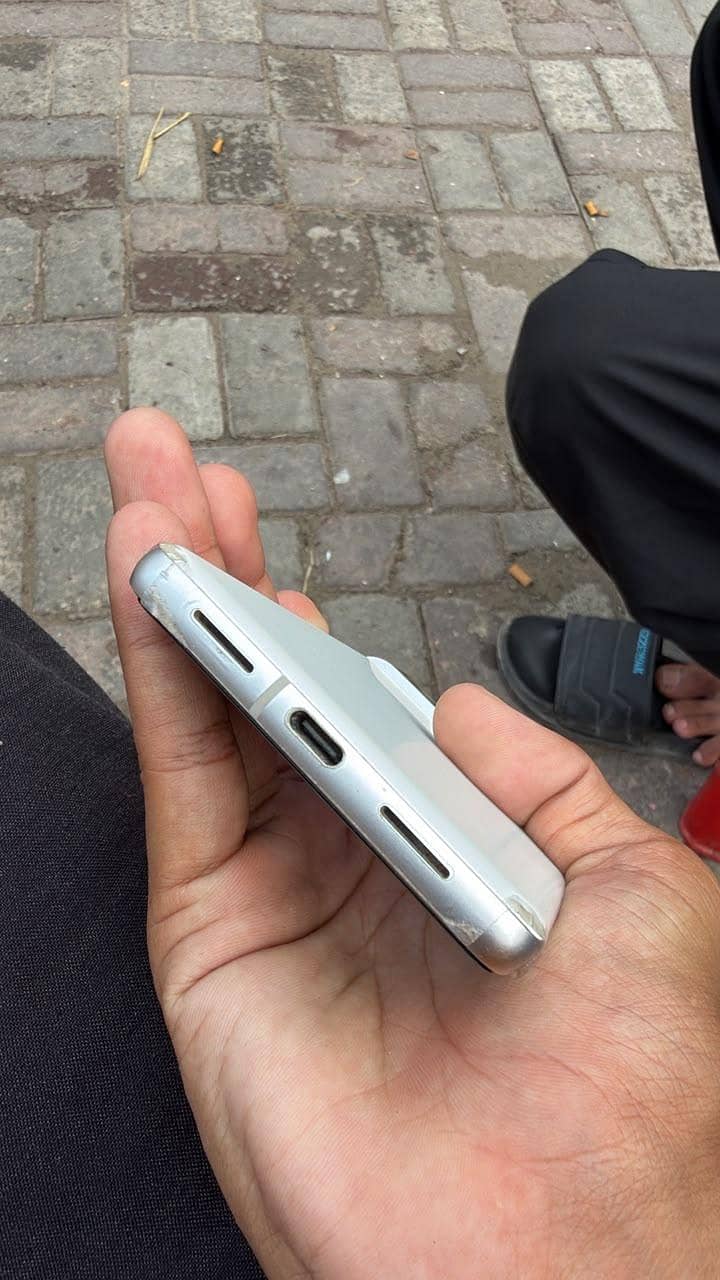 Google Pixel 7 5