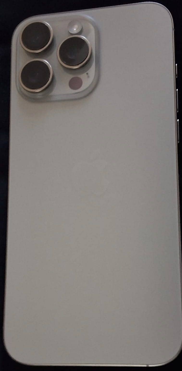 Apple iPhone 16 Pro Max 0