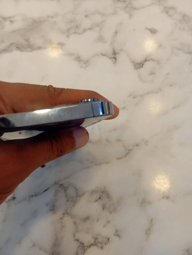 Apple iPhone 13 3