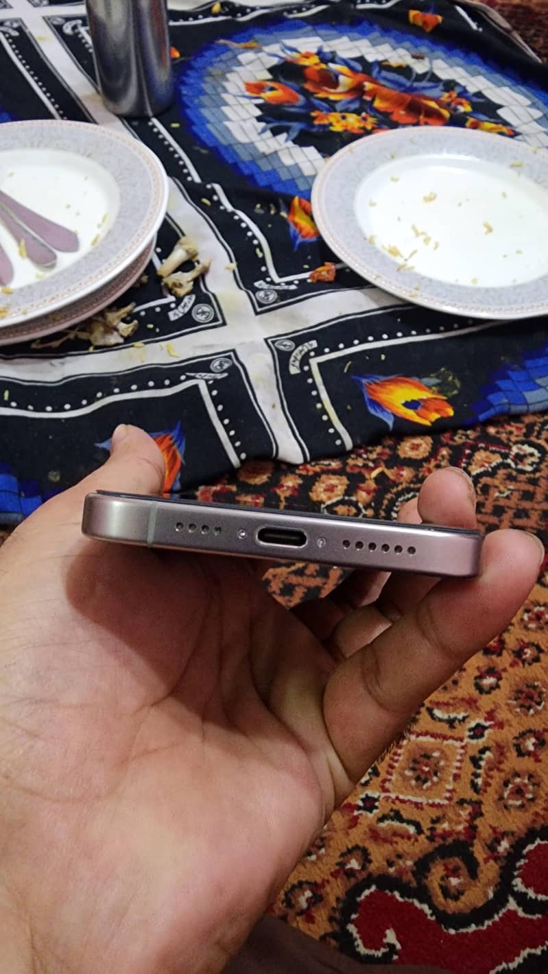 Apple iPhone 15 Pro Max 1