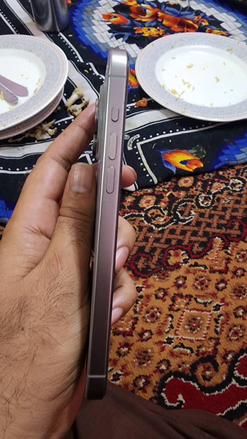 Apple iPhone 15 Pro Max 2