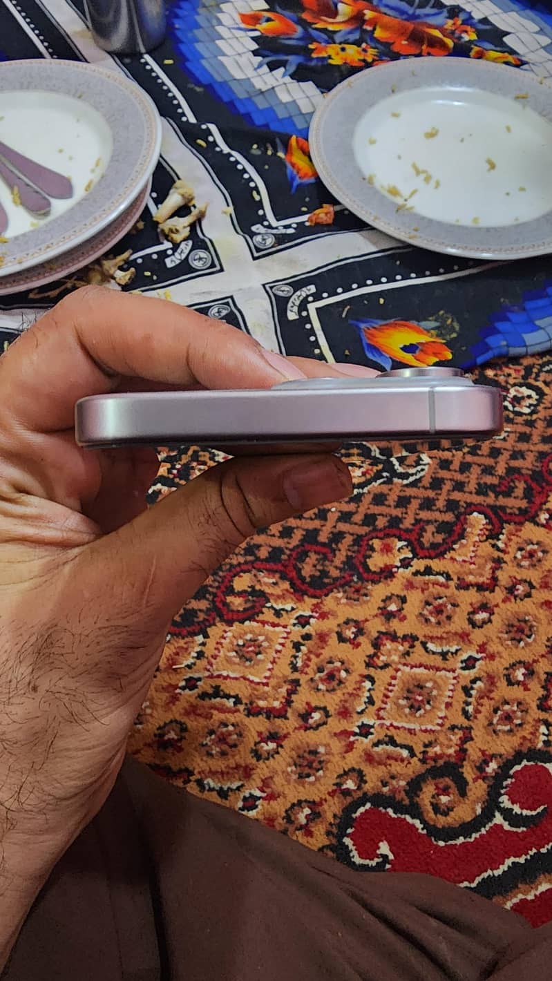 Apple iPhone 15 Pro Max 4