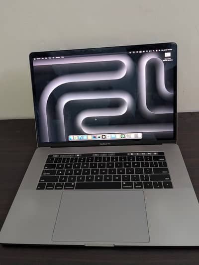 MacBook Pro 2018 15 inch Core i9 32GB RAM