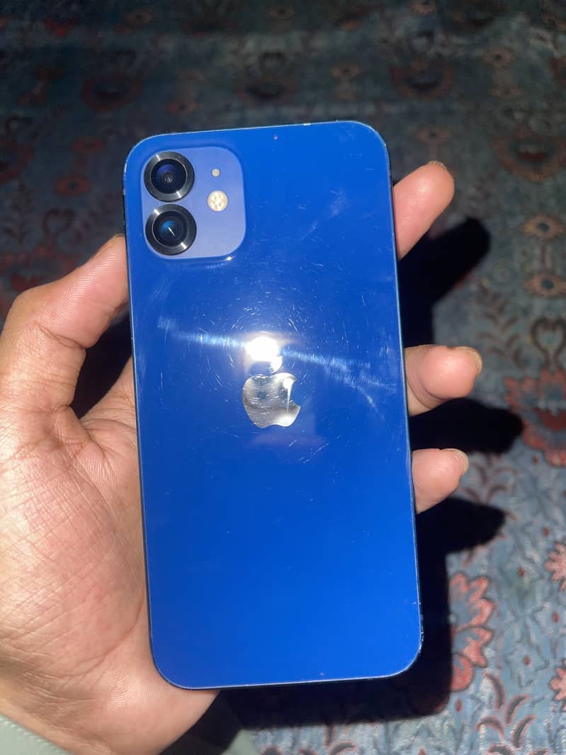 Apple iPhone 12 4
