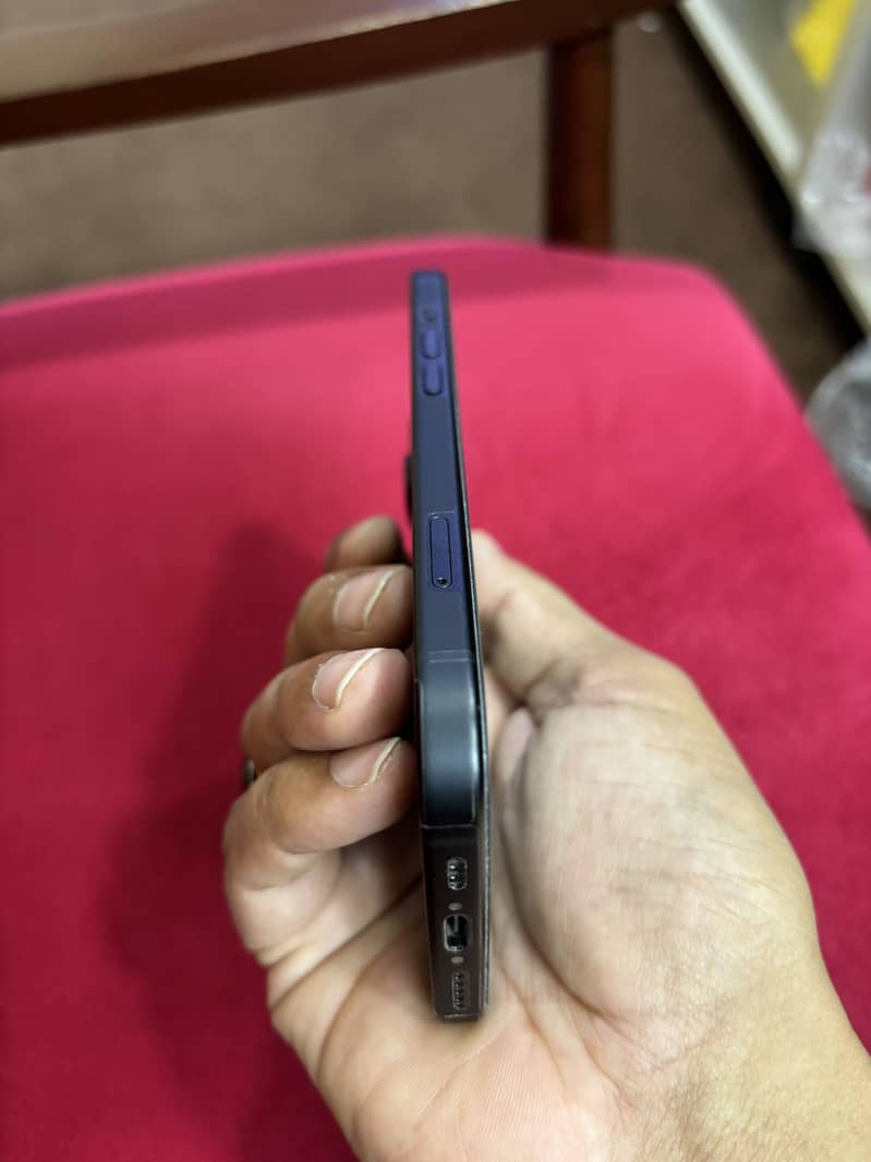 Apple iPhone 15 4