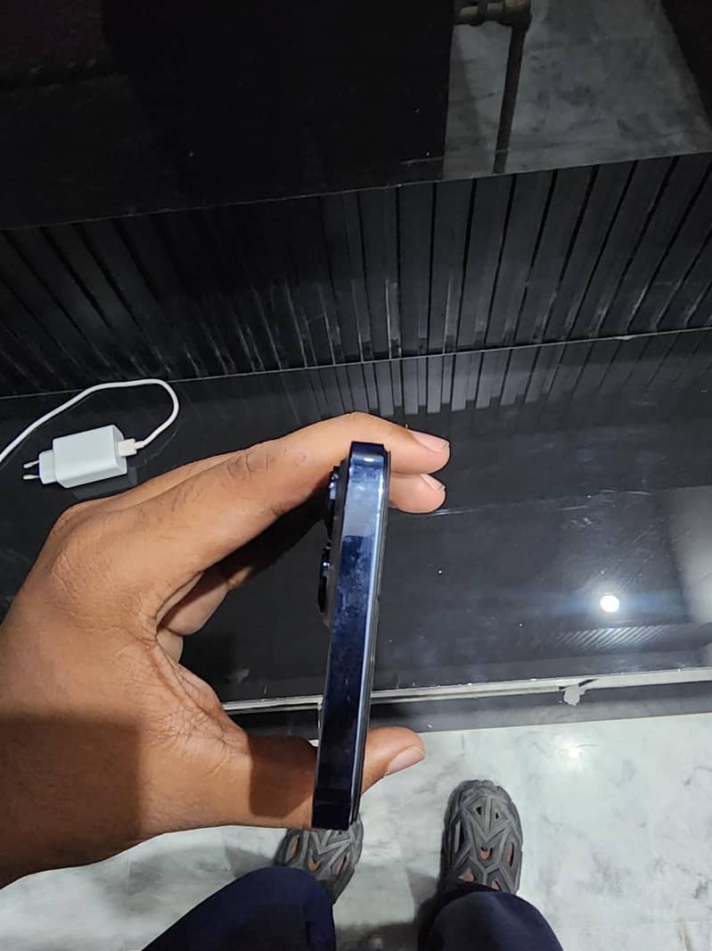 Apple iPhone 13 Pro Max 2