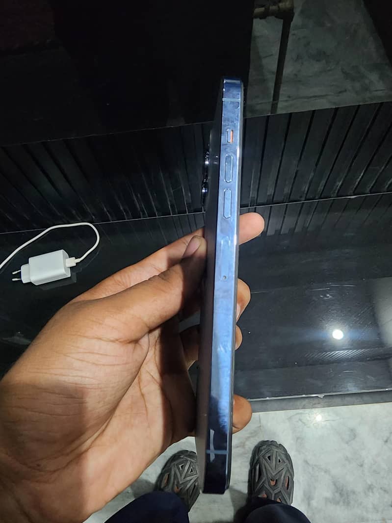 Apple iPhone 13 Pro Max 6