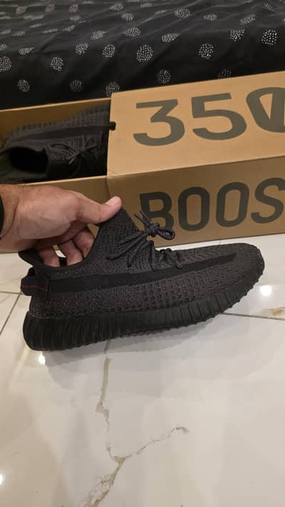 adidas yeezy boost 350 (US 10, uk 9.5)