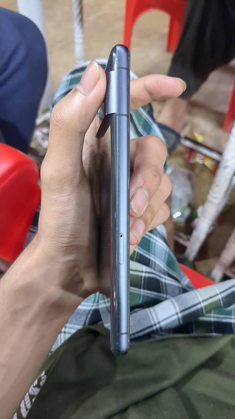 Google Pixel 7 4
