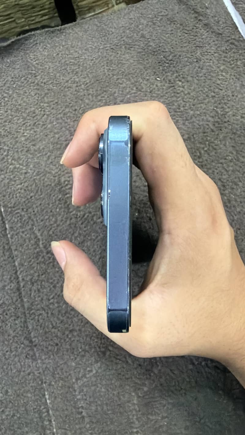 Apple iPhone 13 Pro 2