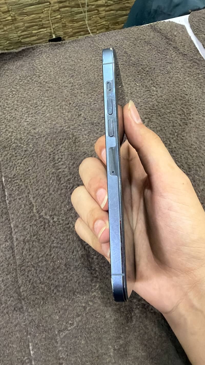 Apple iPhone 13 Pro 4