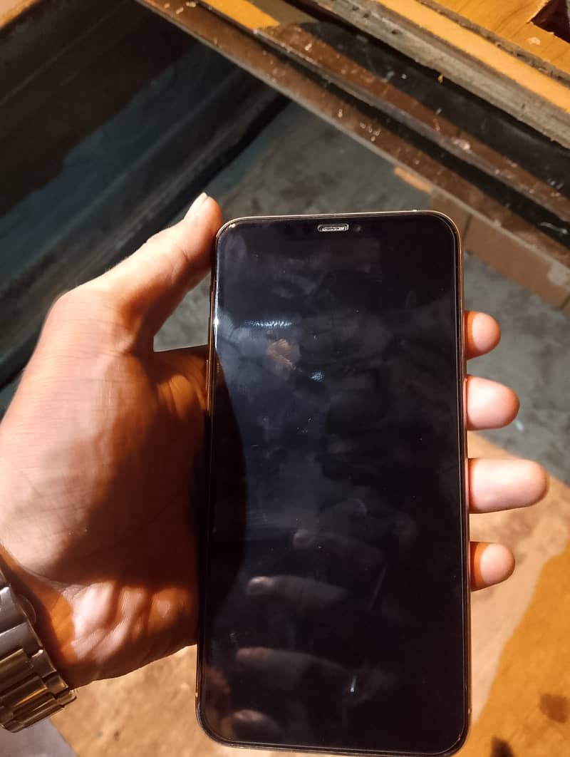 Apple iPhone 11 Pro Max 3