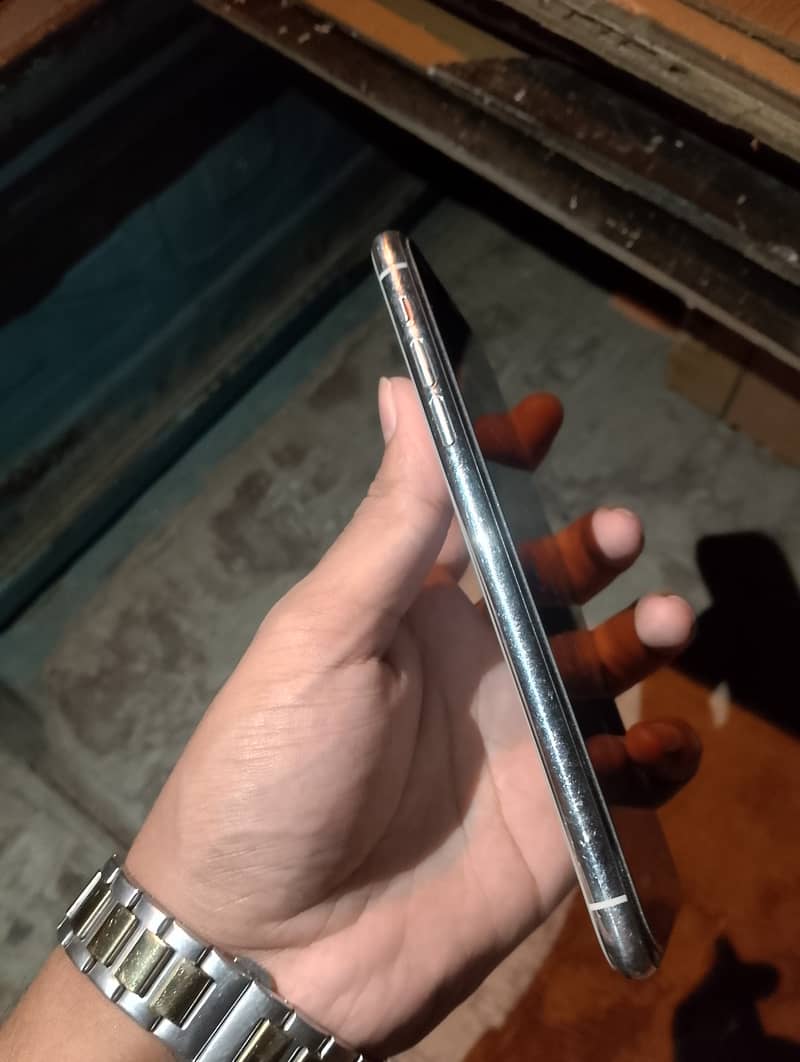 Apple iPhone 11 Pro Max 5