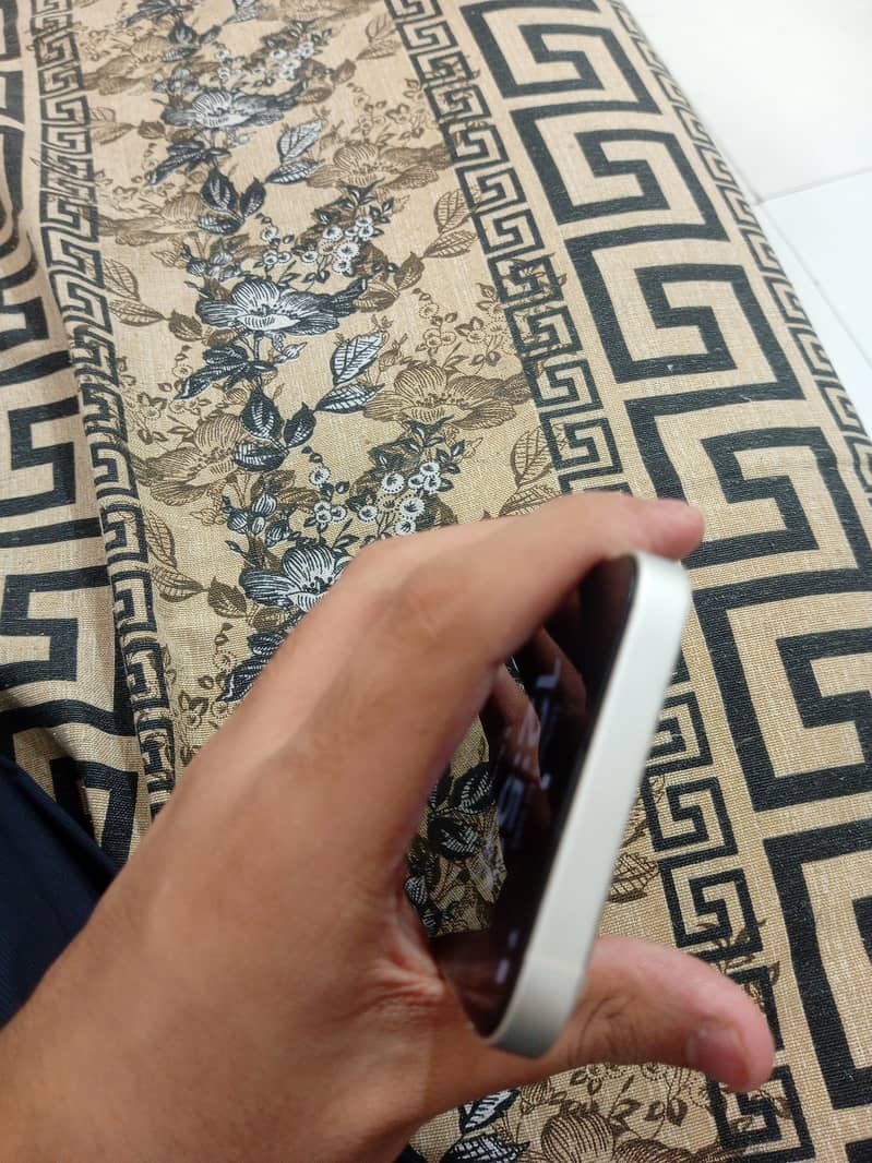 Apple iPhone 13 3