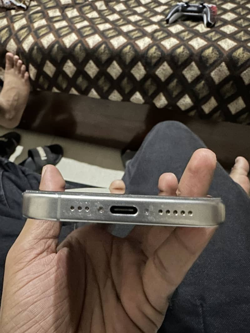 Apple iPhone 15 Pro 2